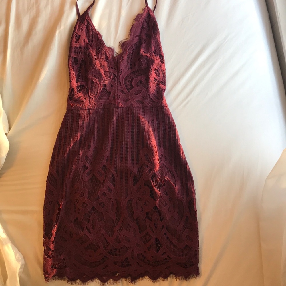 Tobi Mini Maroon Lace Dress